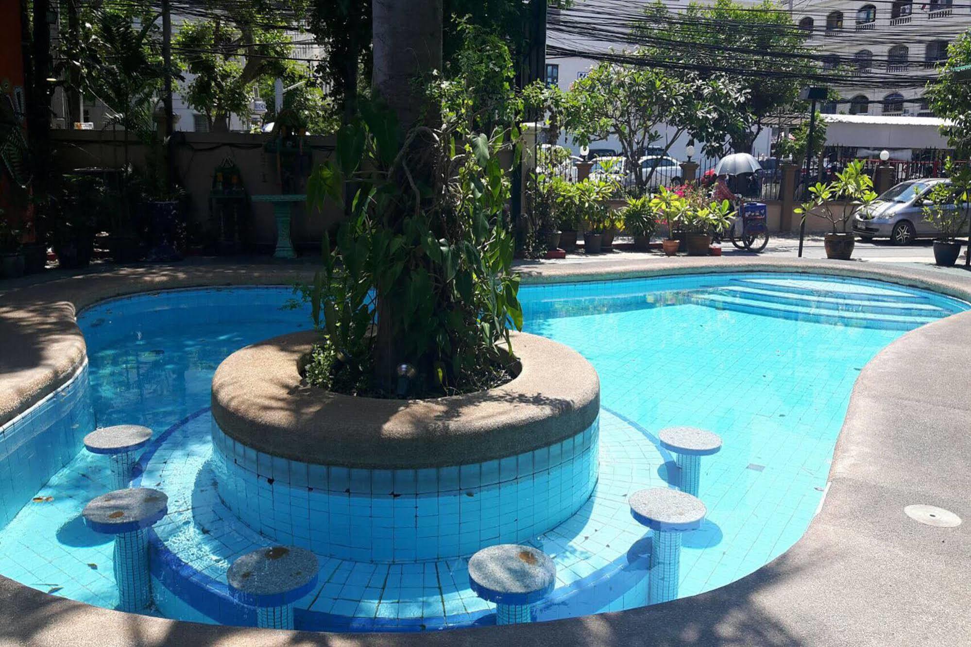 Shagwell Mansions Hotel Pattaya Exterior photo